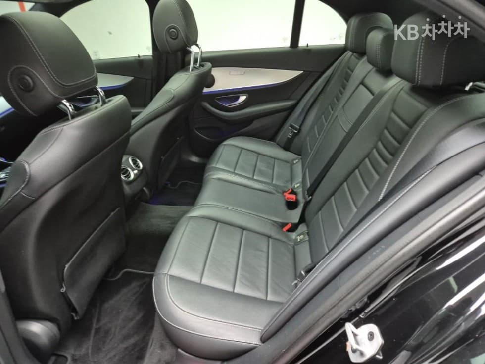 Mercedes-Benz E-Клас (W213)E250 Avantgarde - 12