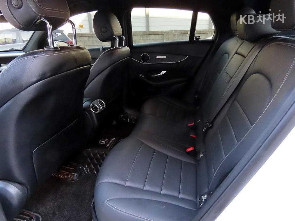 Mercedes-Benz GLC(X253)300 4Matic Coupe Стандартен - 6