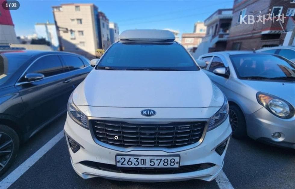 Киа The New (фейслифт) Канивал Висок Лимузин (Канивал) 2.2 Дизел 7-местен (Лимузин) President - Image 1