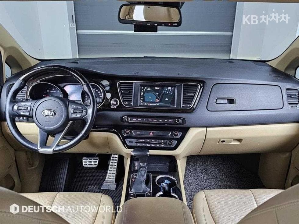 Kia The New (facelift) Carnival7-seater (Limousine) 2.2 Diesel Limousine President - 7