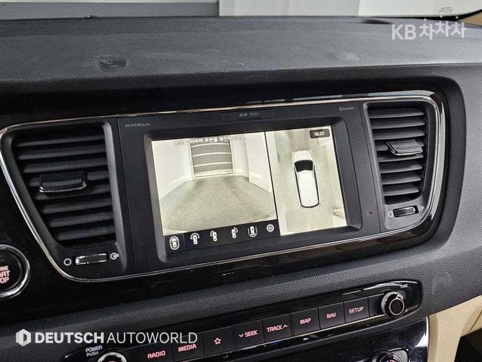 Kia The New (facelift) Carnival7-seater (Limousine) 2.2 Diesel Limousine President - 15