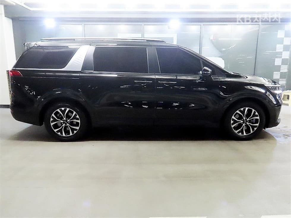 Kia Carnival 4th generationG3.5 GDI 9-seater Prestige - 3