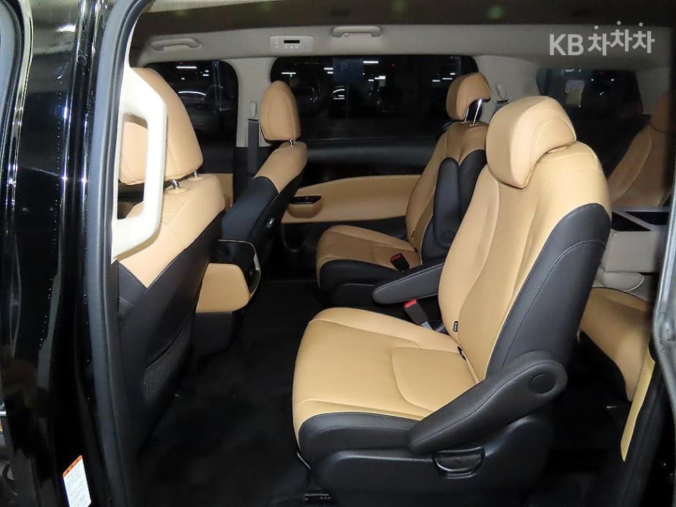 Kia Carnival 4th generationG3.5 GDI 9-seater Prestige - 7