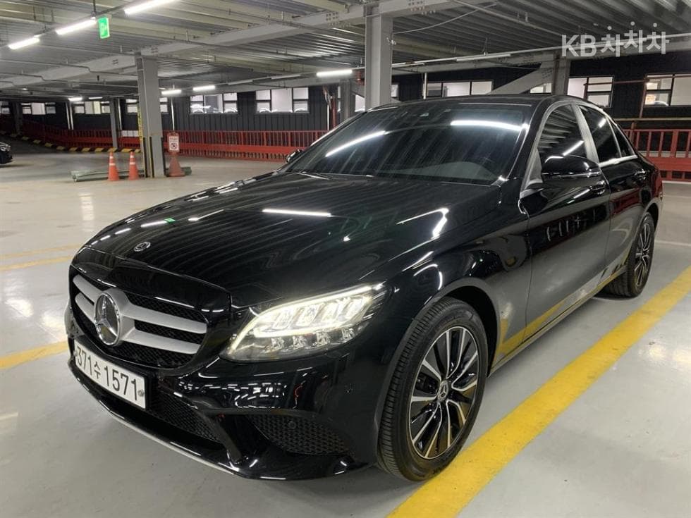 Mercedes-Benz The New (фейслифт) C-Клас C200 W205(14~) - Image 1