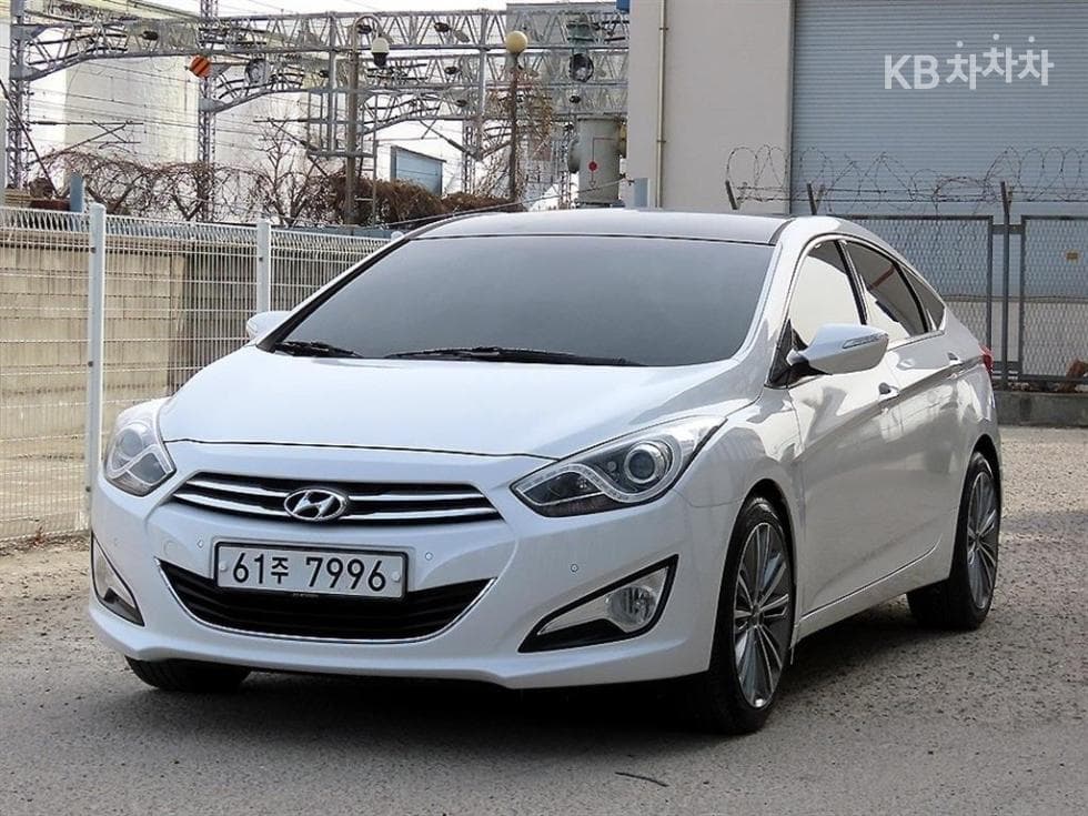 Хюндай i40 Saloon 2.0 GDI D-spec - Image 1