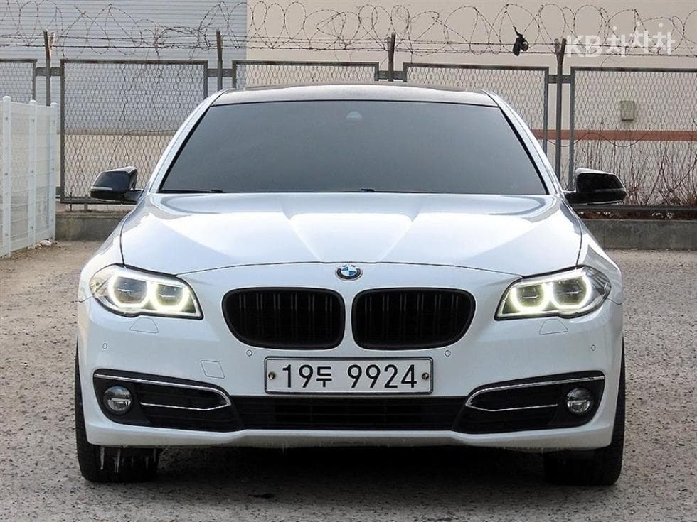 BMW New5 Series520d xDrive Luxury Plus F10