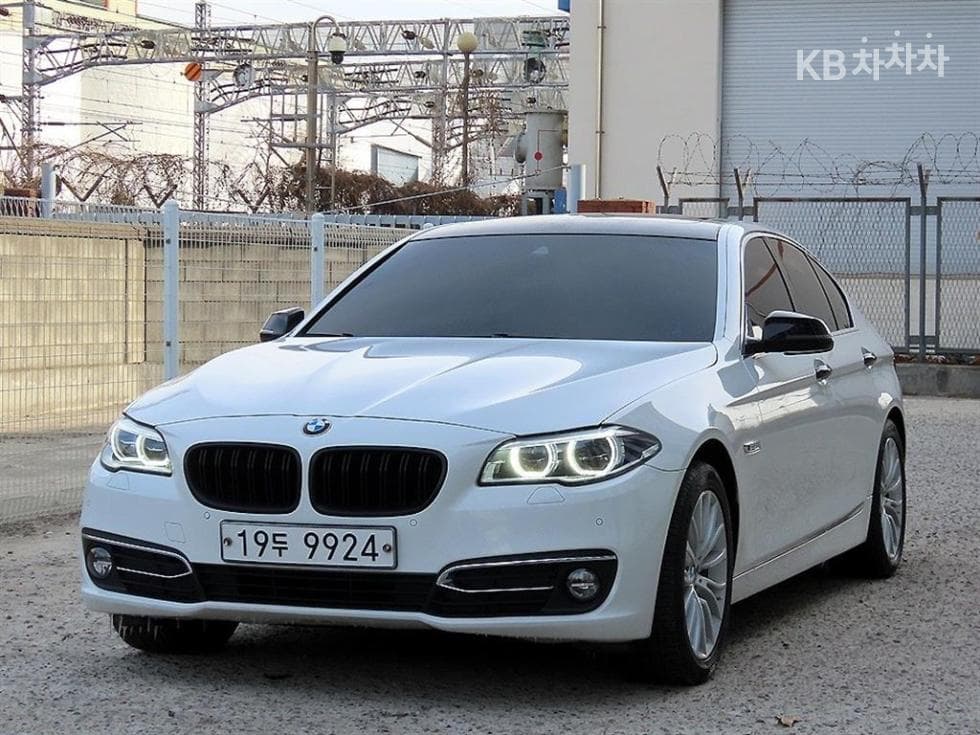 BMW Нов5 Серия 520d xDrive Лукс Plus F10 (14~) - Image 1