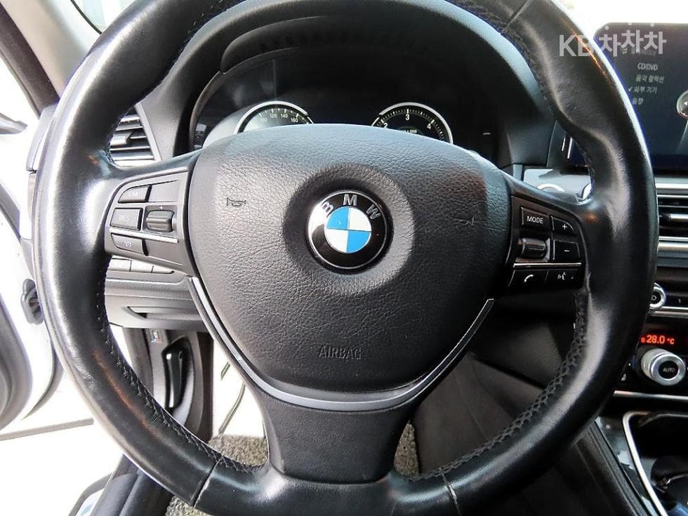 BMW New5 Series520d xDrive Luxury Plus F10 - 8