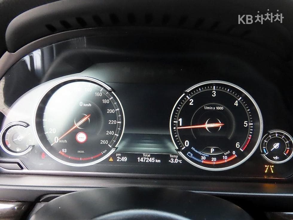 BMW New5 Series520d xDrive Luxury Plus F10 - 9