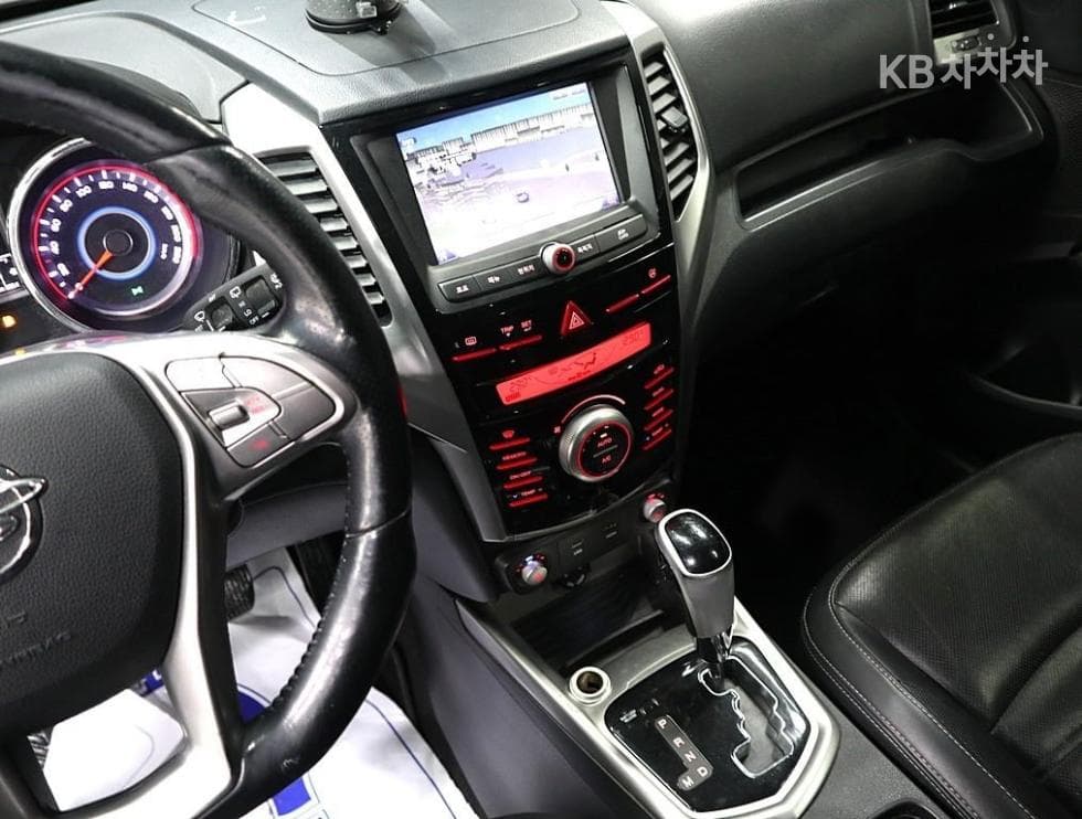 KG Mobility TivoliGasoline LX Standard - 11