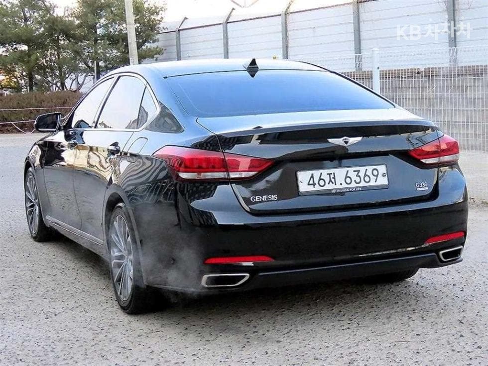 Hyundai GenesisDHG330 Premium AWD - 3