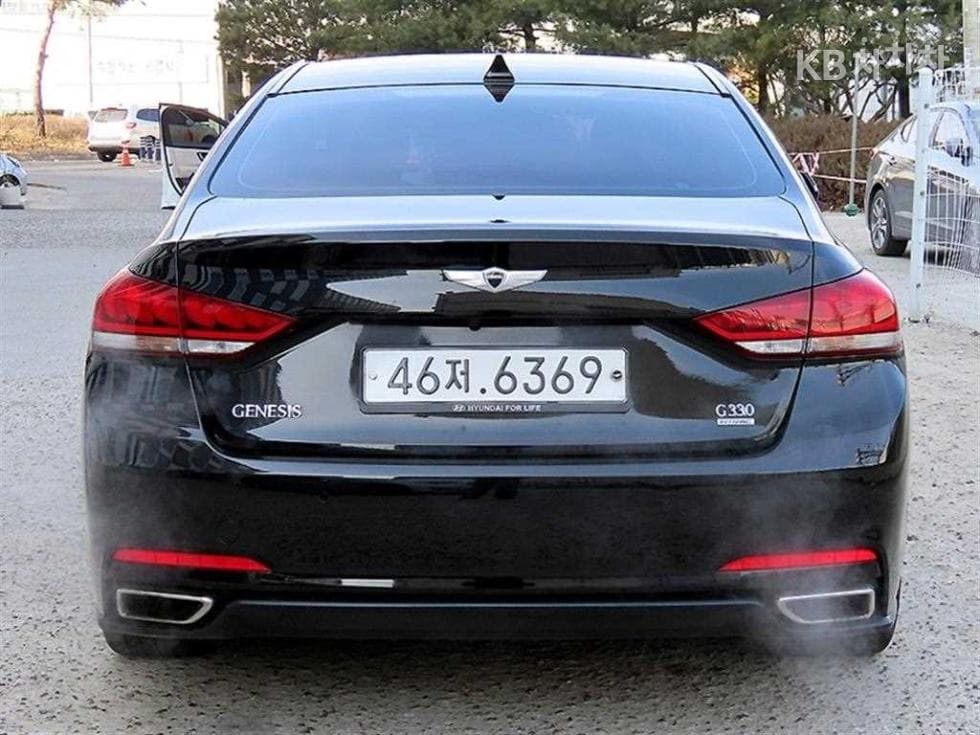 Hyundai GenesisDHG330 Premium AWD - 4