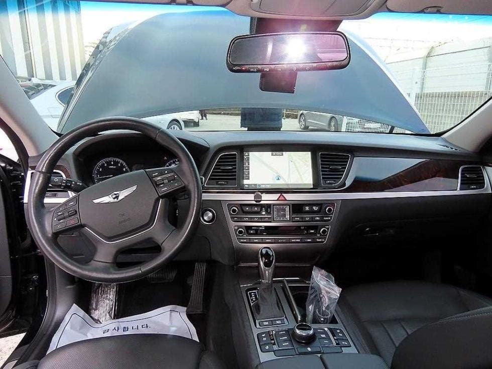 Hyundai GenesisDHG330 Premium AWD - 7