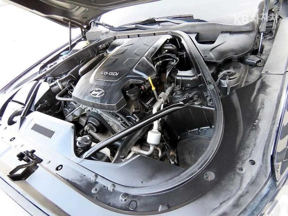 Hyundai GenesisDHG330 Premium AWD - 19