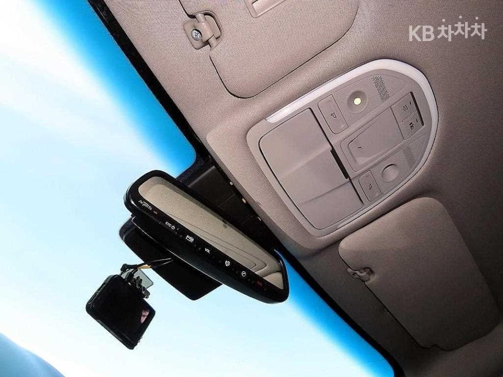 Hyundai GenesisDHG330 Premium AWD - 16