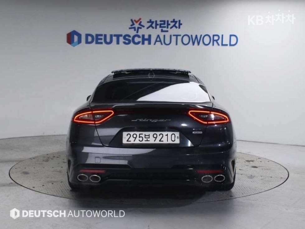 Kia Stinger3.3 Turbo 4WD Masters - 4