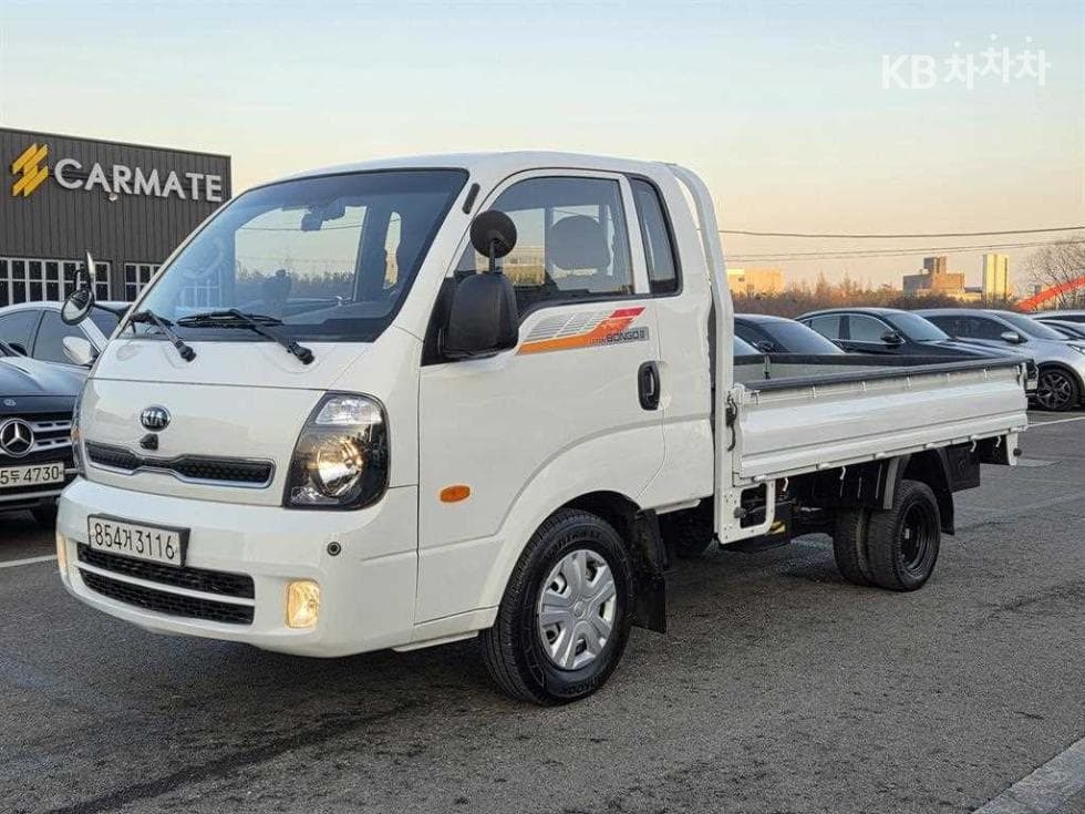 Киа Бонго 3 (лек) 1 тон Королевска кабина Удължено междуосие CRDi Лукс - Image 1