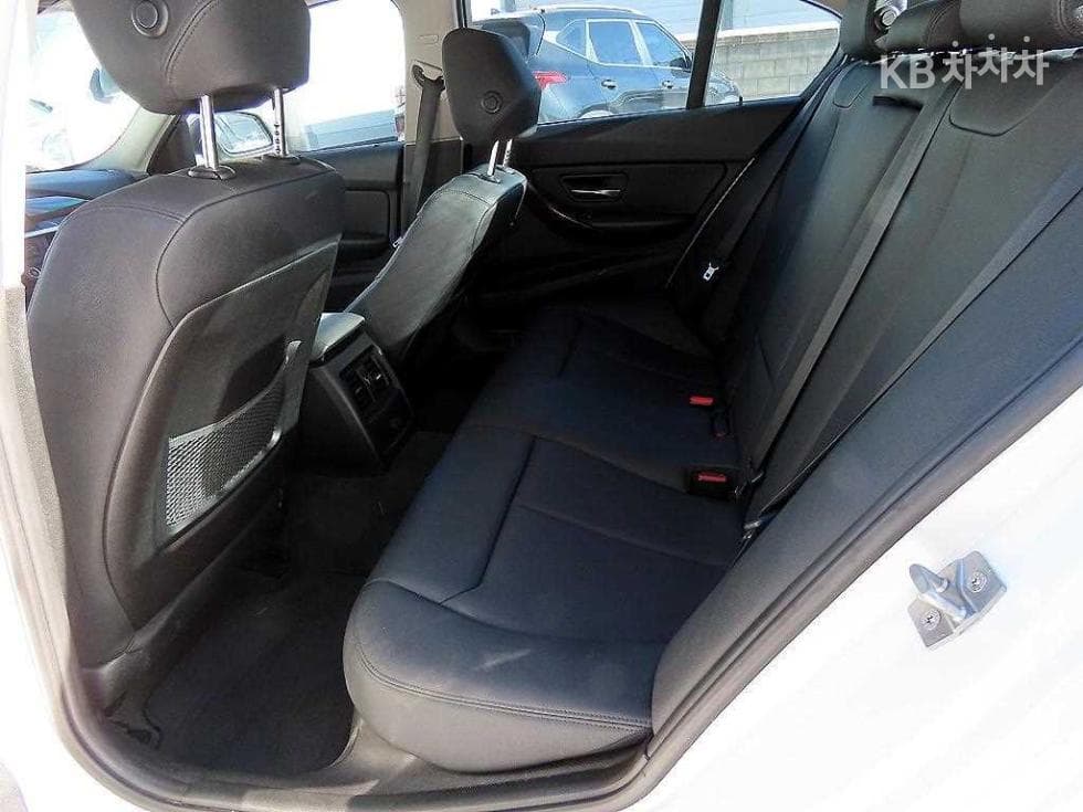 BMW New3 Series320d xDrive F30 - 6