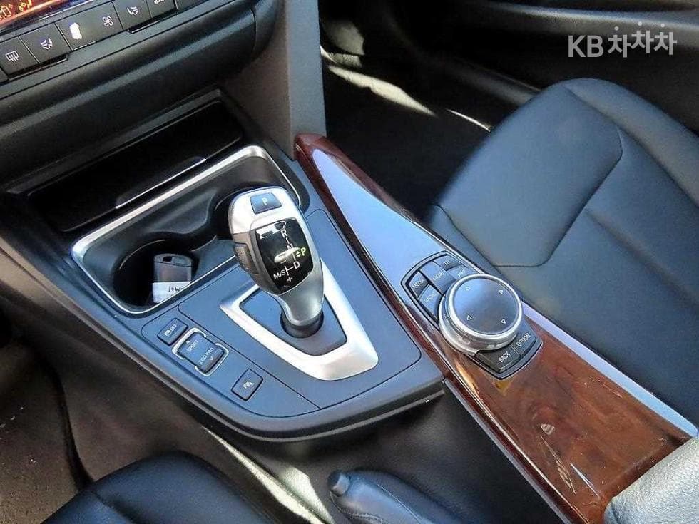 BMW New3 Series320d xDrive F30 - 10