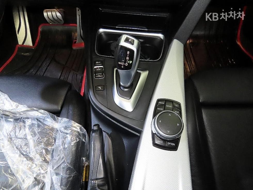 BMW New3 Series320d 투어링 M퍼포먼스에디션 - 12