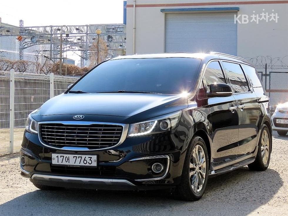 Киа All New Канивал 9-местен 2.2 Дизел Noblesse Специал (специален признак/издание) - Image 1