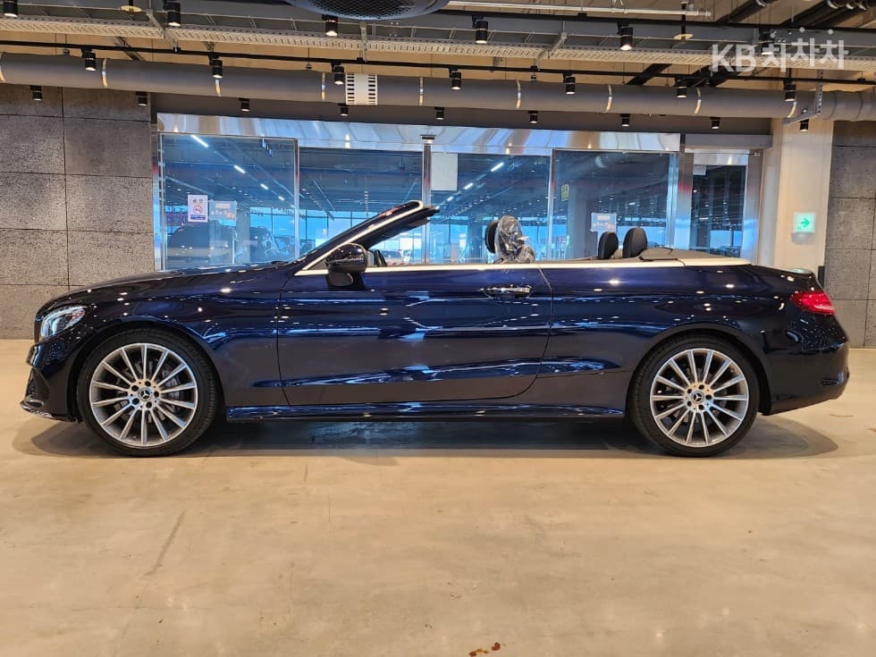Mercedes-Benz The New (фейслифт) C-КласC200 Cabriolet - 5