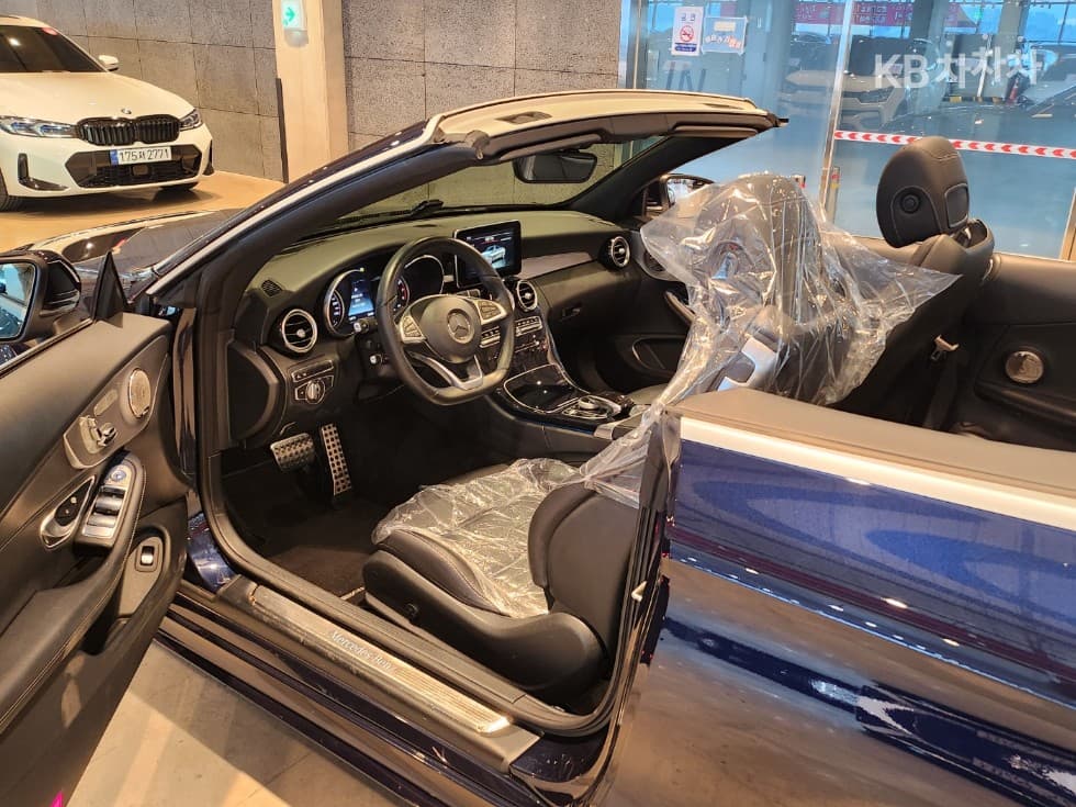 Mercedes-Benz The New (фейслифт) C-КласC200 Cabriolet - 7