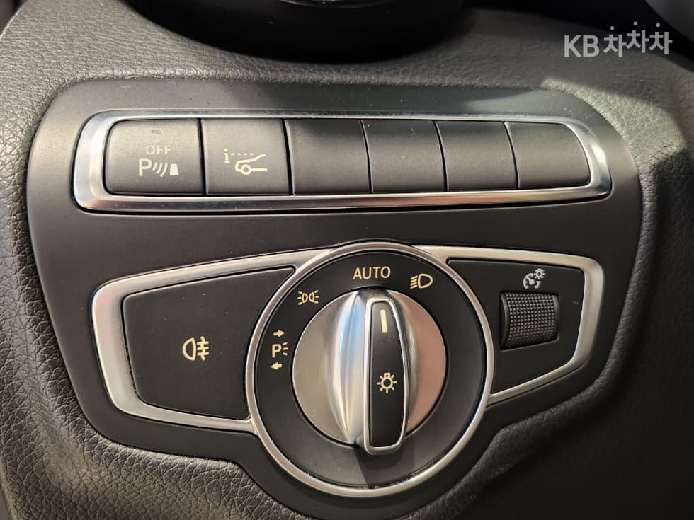 Mercedes-Benz The New (фейслифт) C-КласC200 Cabriolet - 19