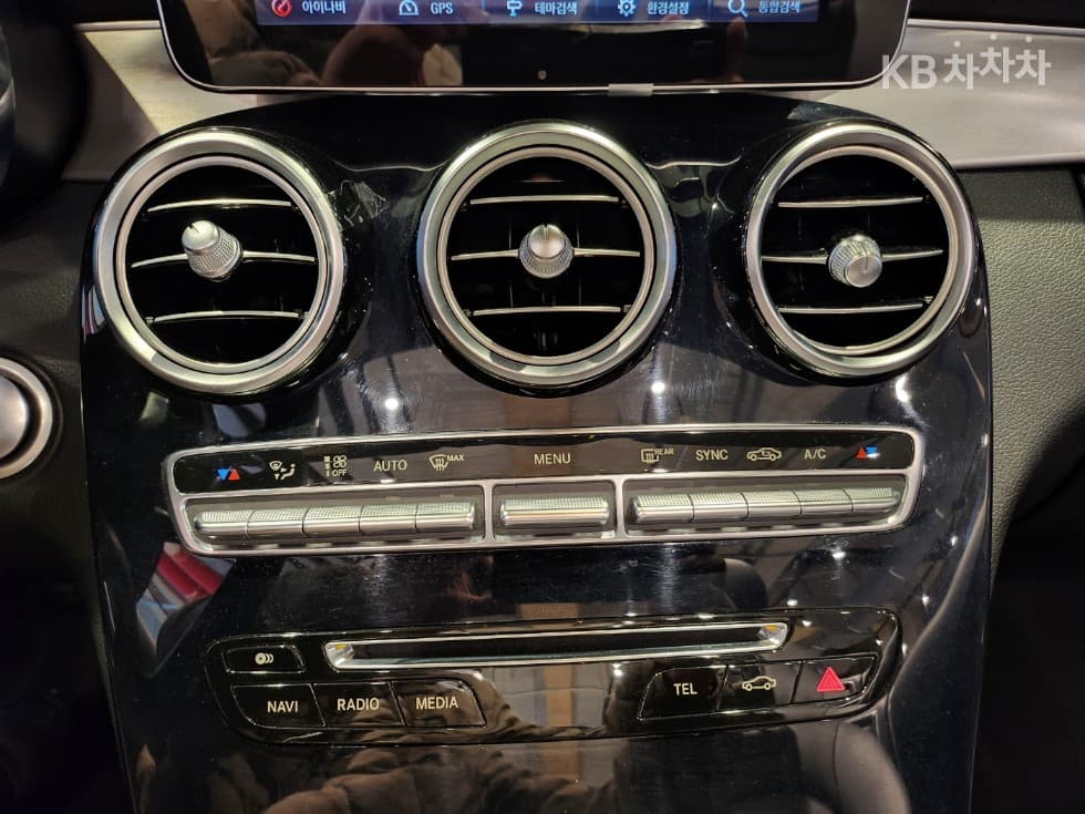 Mercedes-Benz The New (фейслифт) C-КласC200 Cabriolet - 17