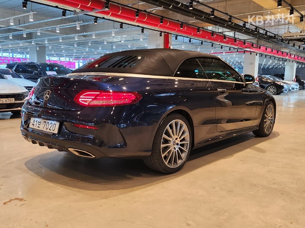 Mercedes-Benz The New (фейслифт) C-КласC200 Cabriolet - 4