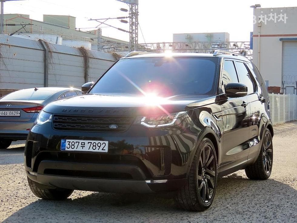 Land Rover 디스커버리5 3.0 TD6 HSE First Edition - Image 1