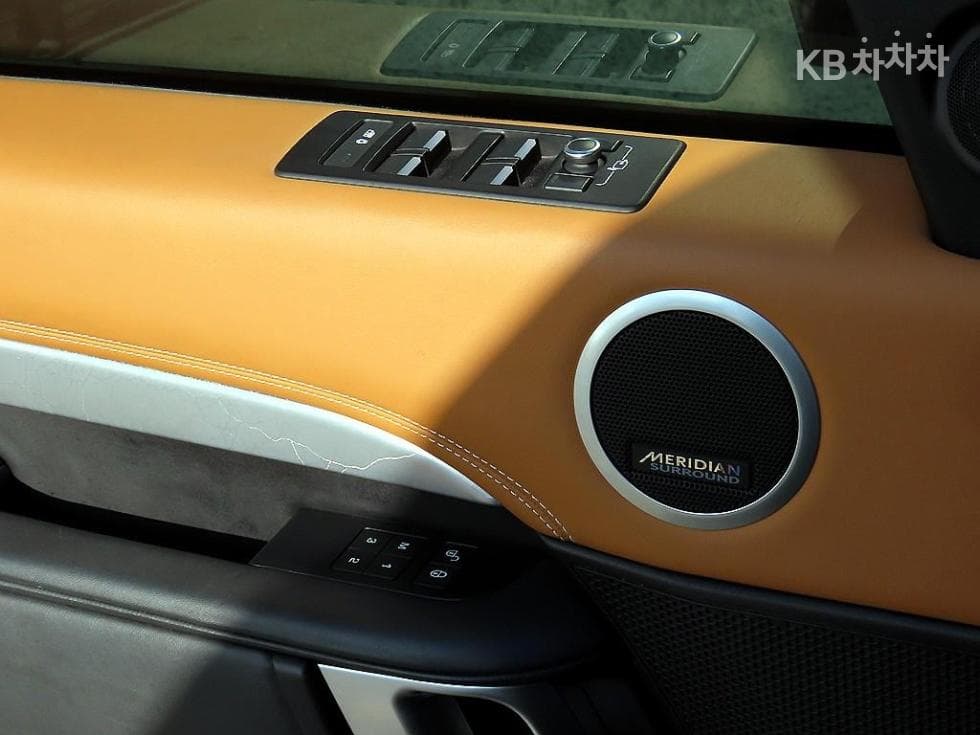 Land Rover 디스커버리53.0 TD6 HSE First Edition - 11