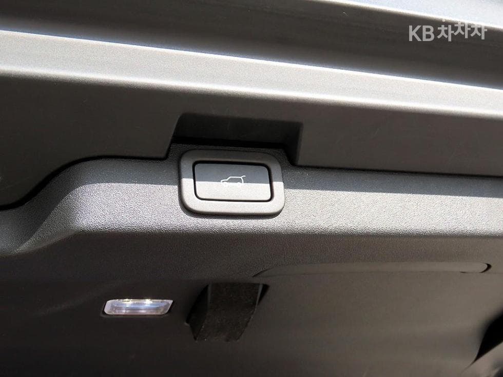 Land Rover 디스커버리53.0 TD6 HSE First Edition - 16