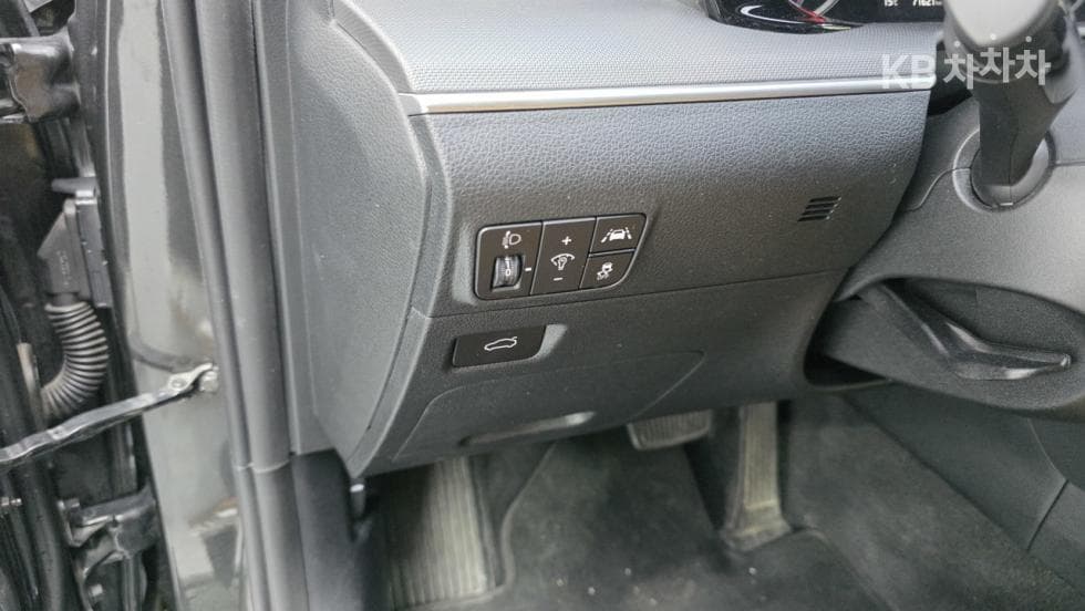 Kia K5 3rd Gen2.0 Gasoline Prestige - 17