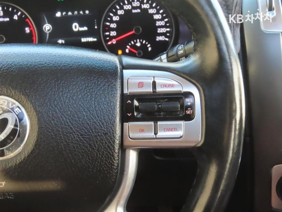 Киа The New (фейслифт) Mohave4x4 President 7-местен (Лимузин) - 10