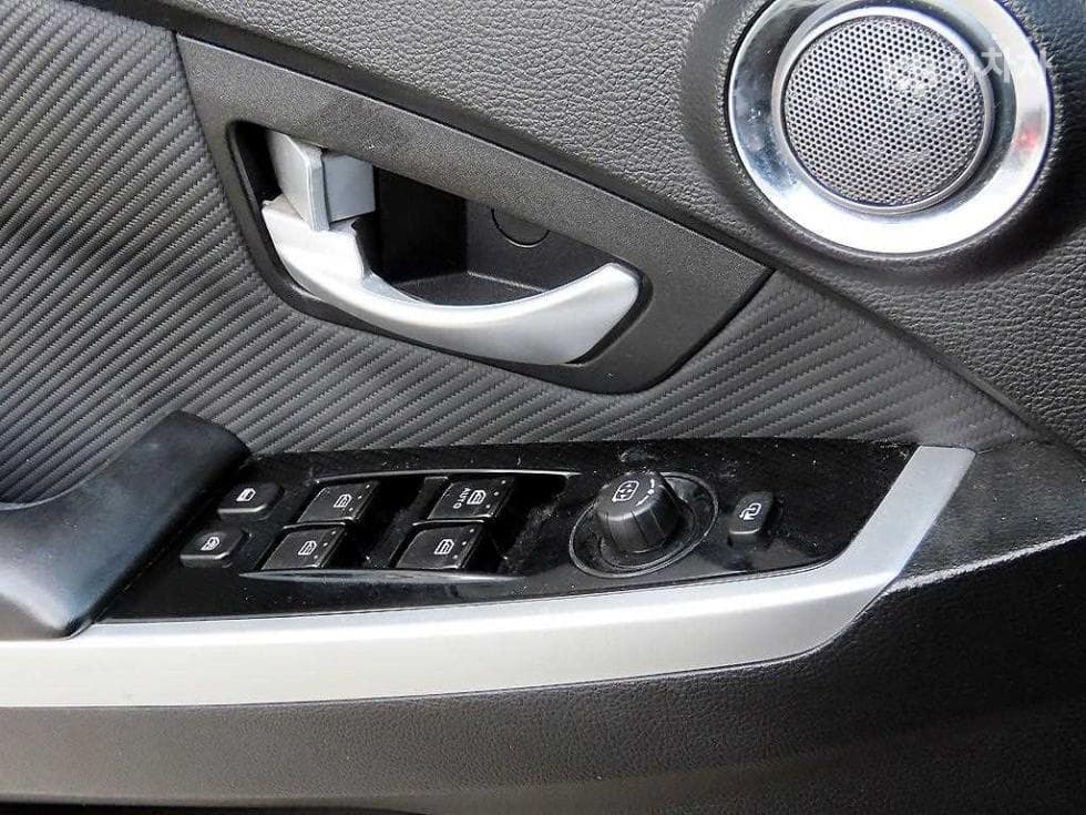 КейДжи Мобилити Нов Стил 코란도 C2.2 Extreme 2WD - 11