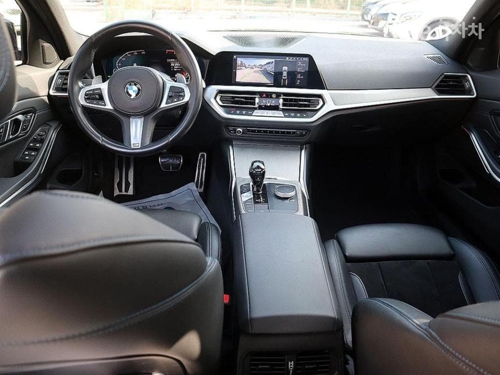 BMW 3 Series (G20)320i M Sport Black Suit Edition - 5