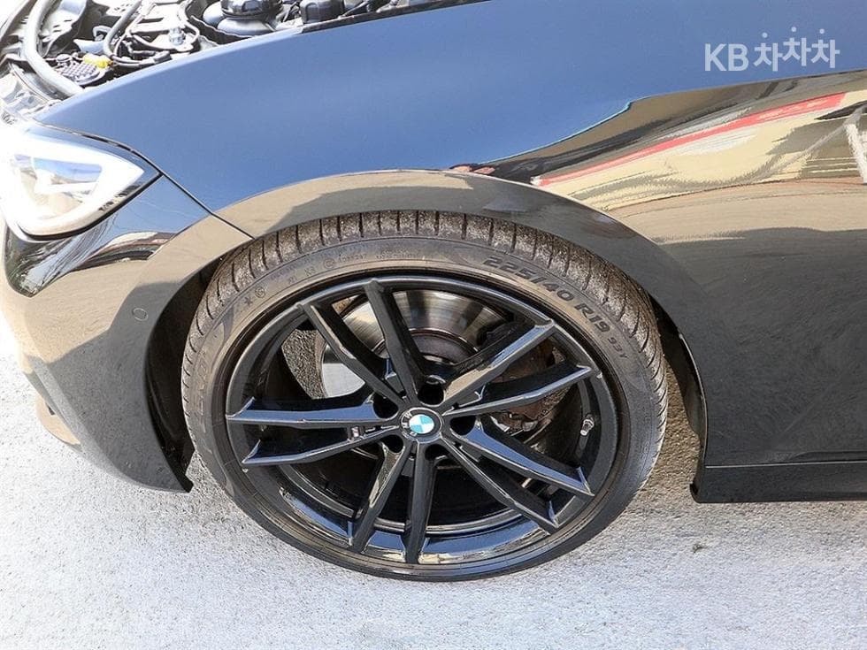 BMW 3 Series (G20)320i M Sport Black Suit Edition - 18