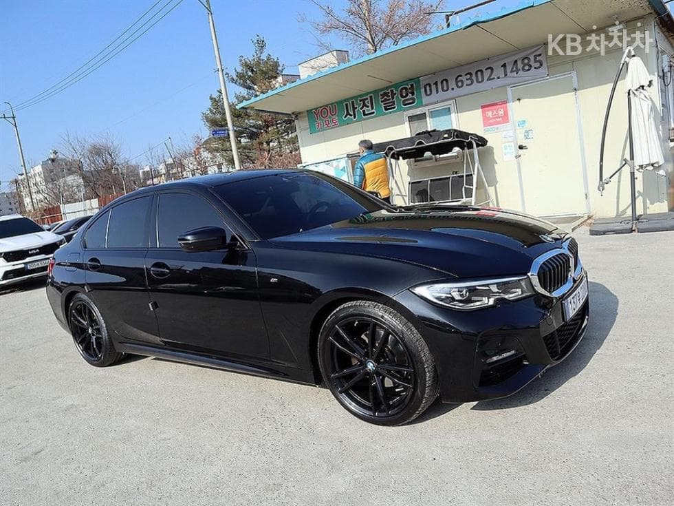 BMW 3 Series (G20)320i M Sport Black Suit Edition - 20