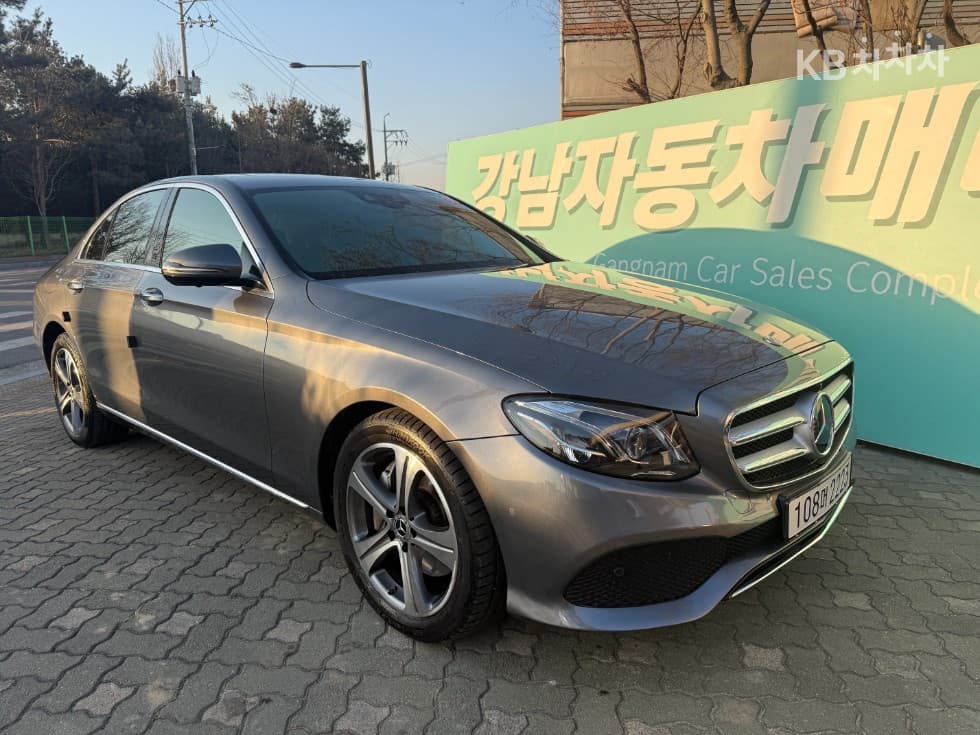 Mercedes-Benz E-Клас (W213)E300 4Matic Avantgarde Intelligent Drive - 2