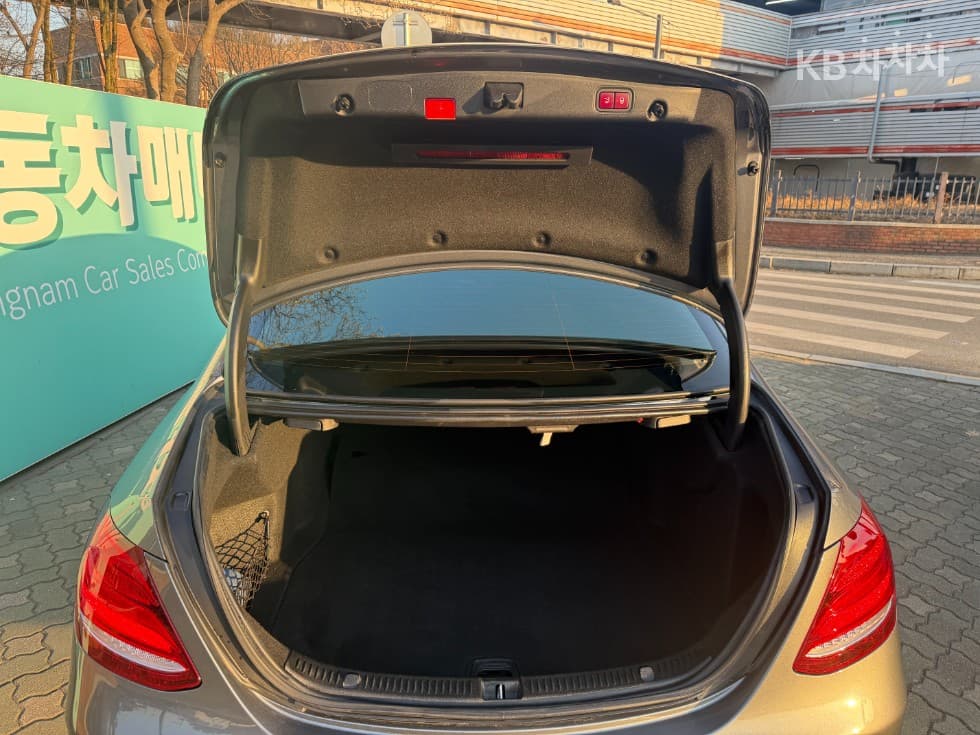 Mercedes-Benz E-Клас (W213)E300 4Matic Avantgarde Intelligent Drive - 12