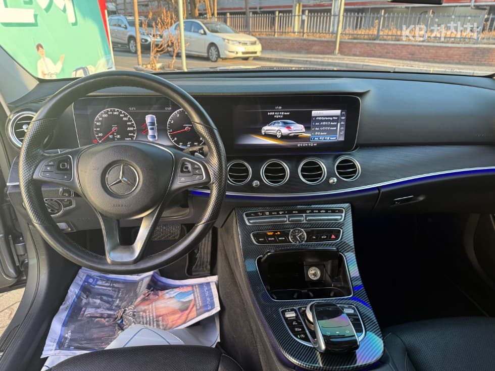 Mercedes-Benz E-Клас (W213)E300 4Matic Avantgarde Intelligent Drive - 11