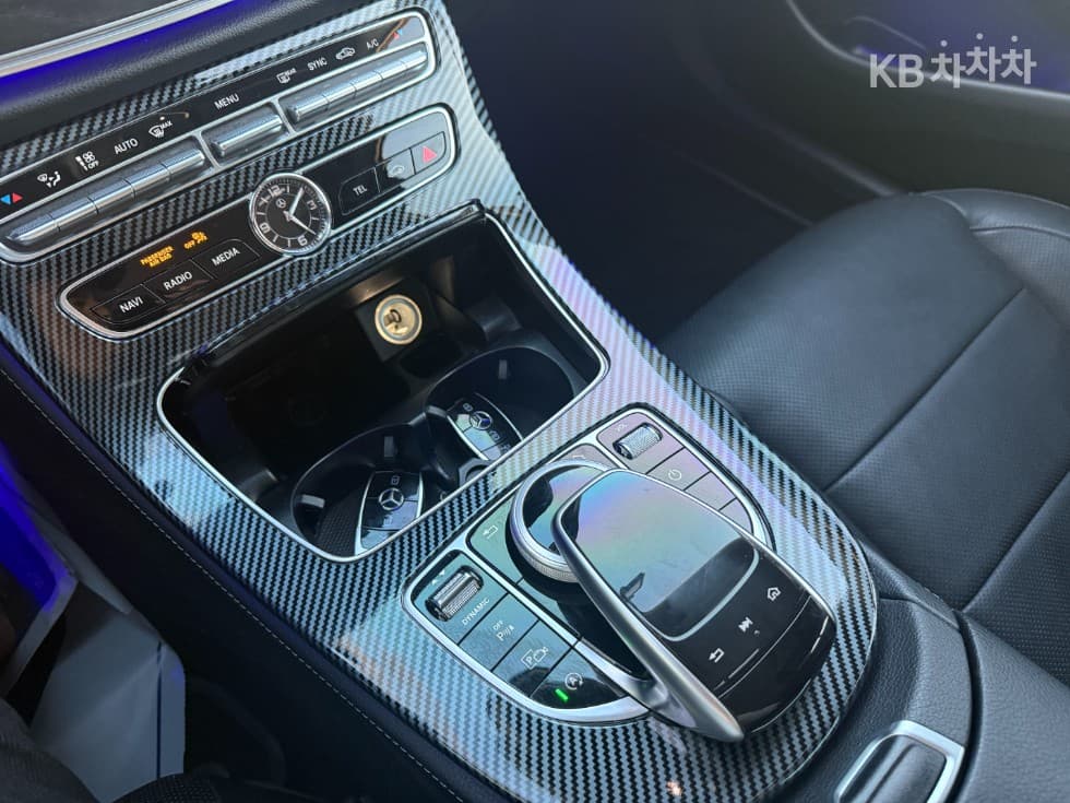 Mercedes-Benz E-Клас (W213)E300 4Matic Avantgarde Intelligent Drive - 13