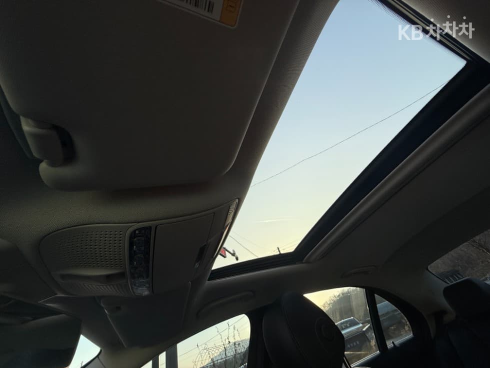 Mercedes-Benz E-Клас (W213)E300 4Matic Avantgarde Intelligent Drive - 18