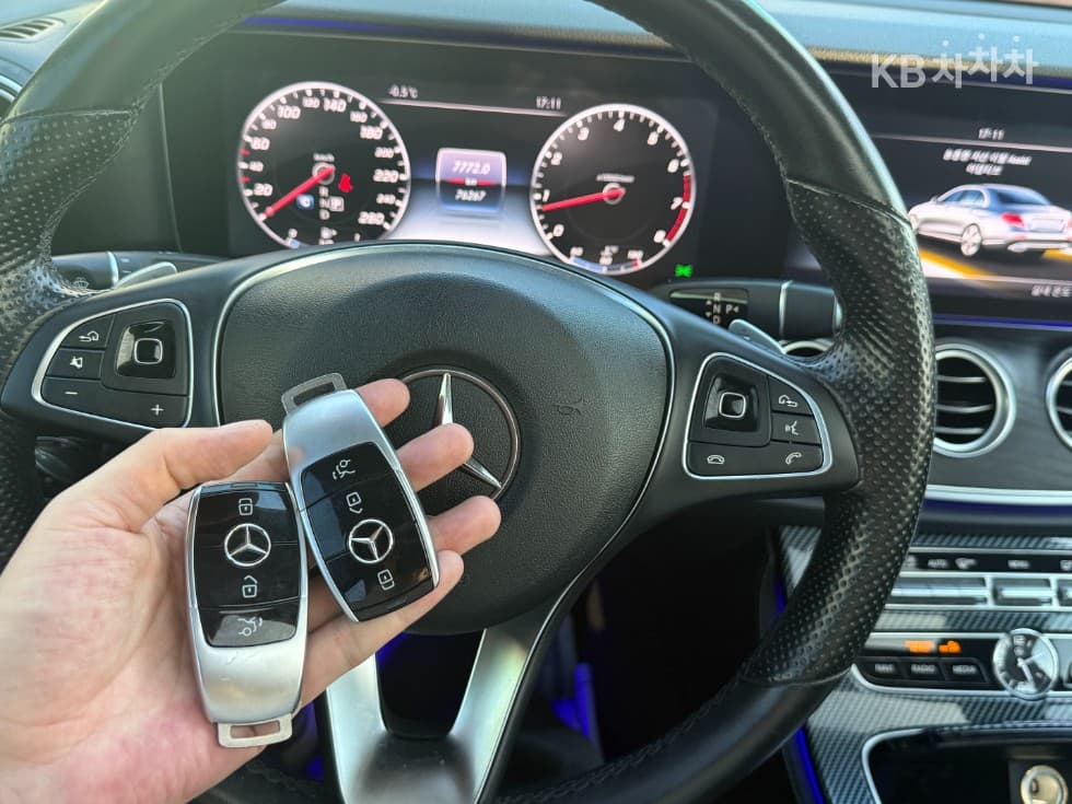 Mercedes-Benz E-Клас (W213)E300 4Matic Avantgarde Intelligent Drive - 20