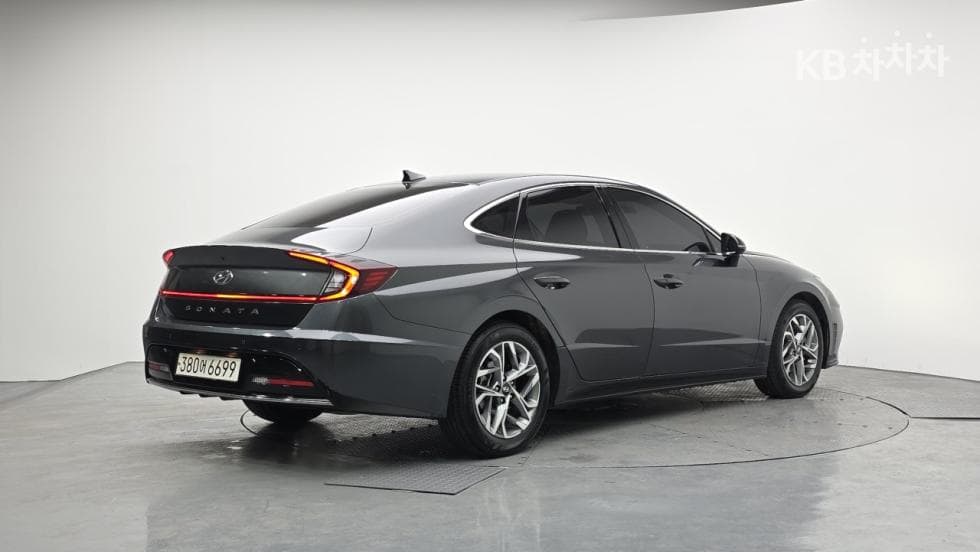 Хюндай Соната (DN8)2.0 Premium Plus - 2