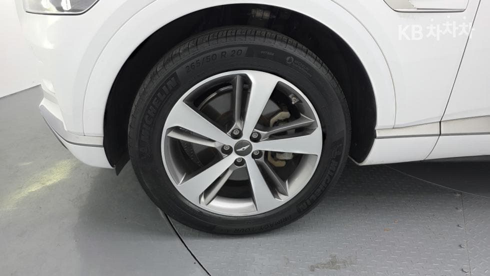 Genesis GV802.5 Turbo Gasoline 2WD - 5