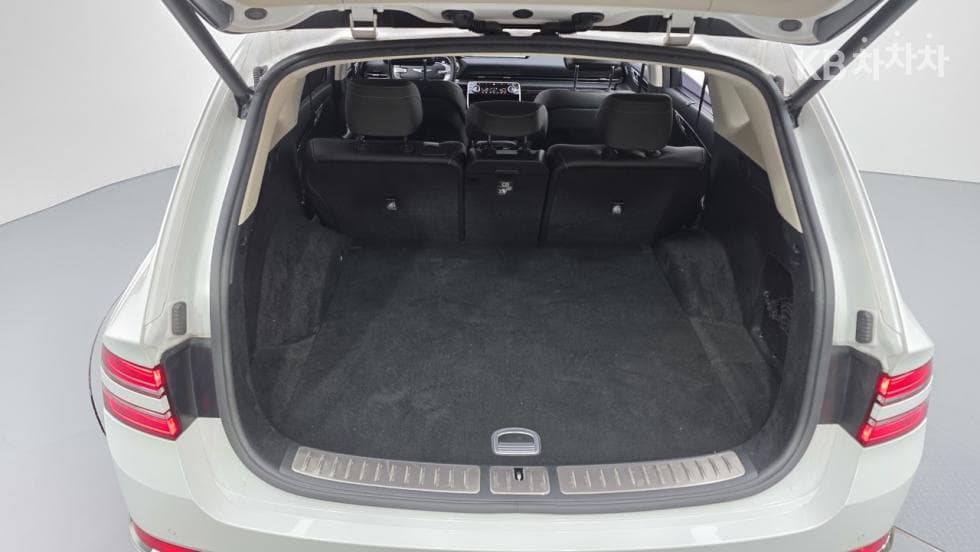 Genesis GV802.5 Turbo Gasoline 2WD - 13