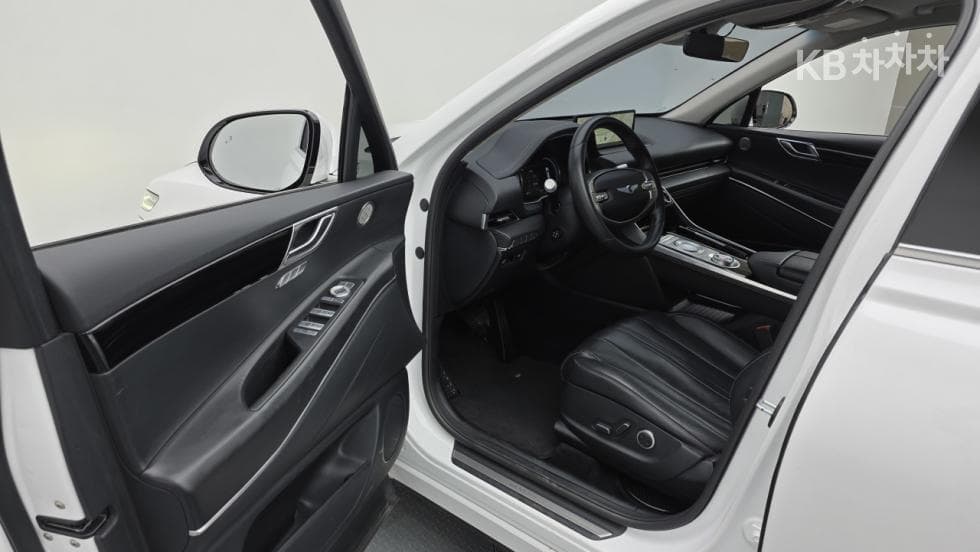 Genesis GV802.5 Turbo Gasoline 2WD - 15