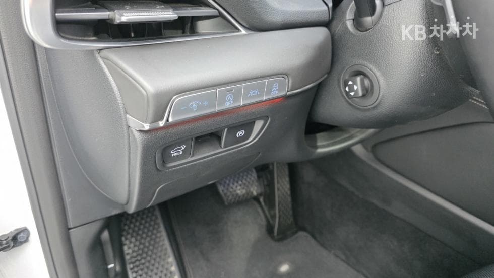 Genesis GV802.5 Turbo Gasoline 2WD - 18